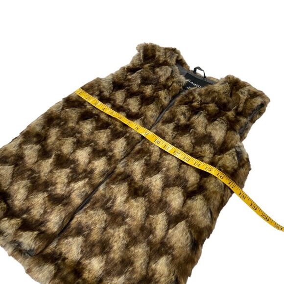 NWT BUCKLE GLAMSIA Small Faux Fur Vest - Picture 5 of 8